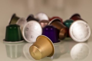 plásticos en packaging, cápsulas café